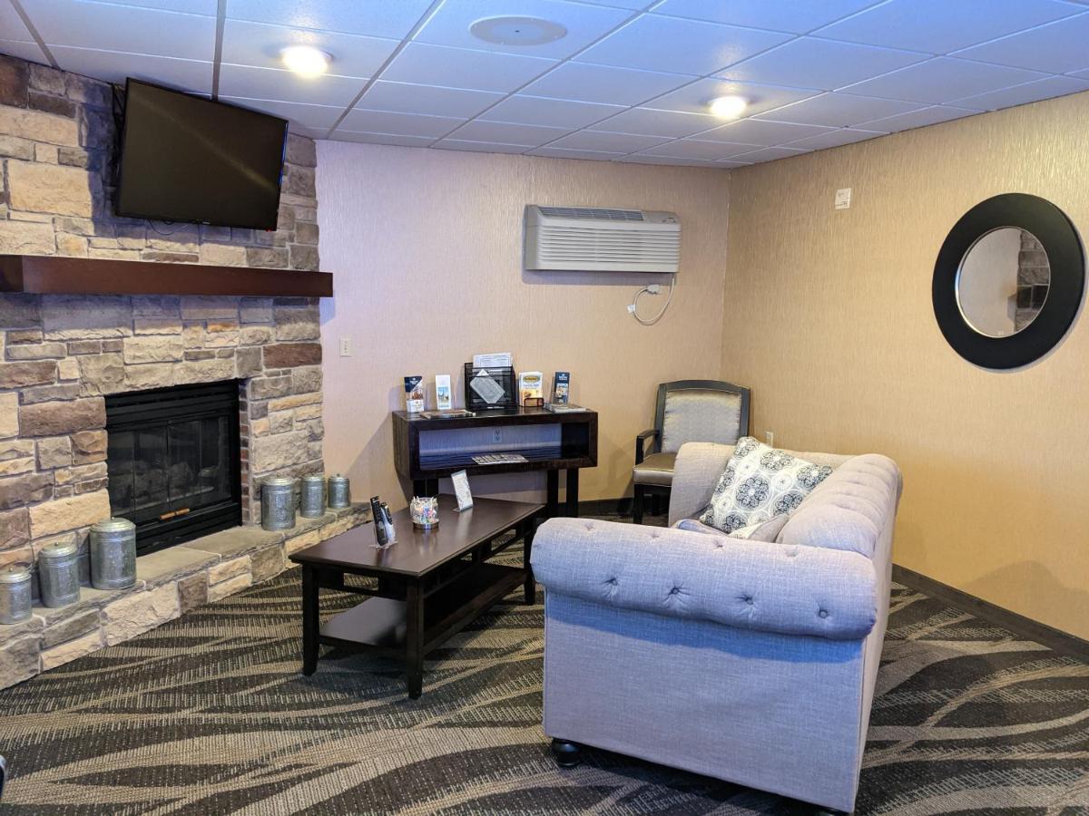 Cobblestone Inn & Suites - Merrill Экстерьер фото