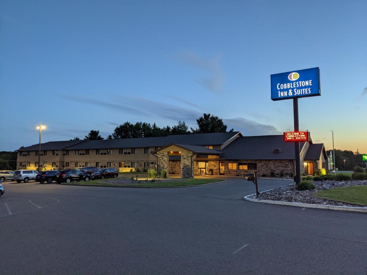 Cobblestone Inn & Suites - Merrill Экстерьер фото