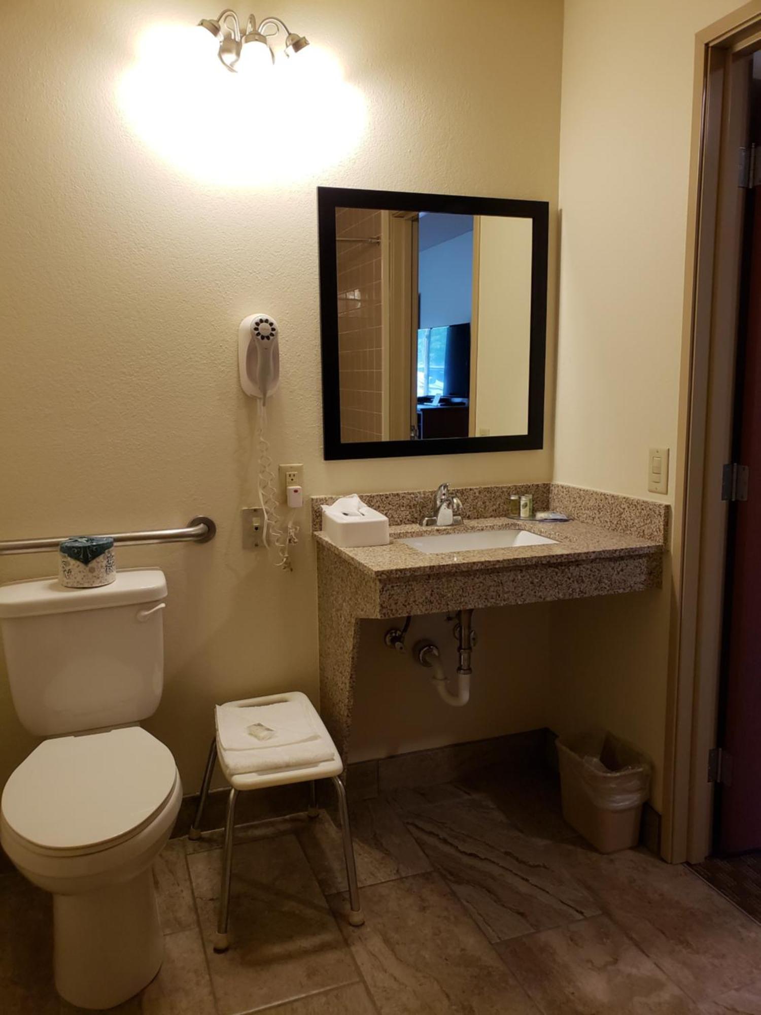 Cobblestone Inn & Suites - Merrill Экстерьер фото