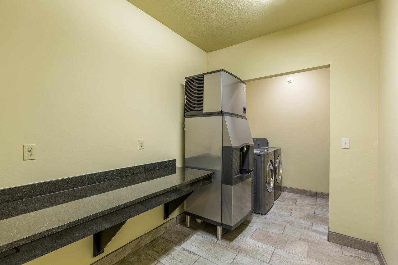 Cobblestone Inn & Suites - Merrill Экстерьер фото