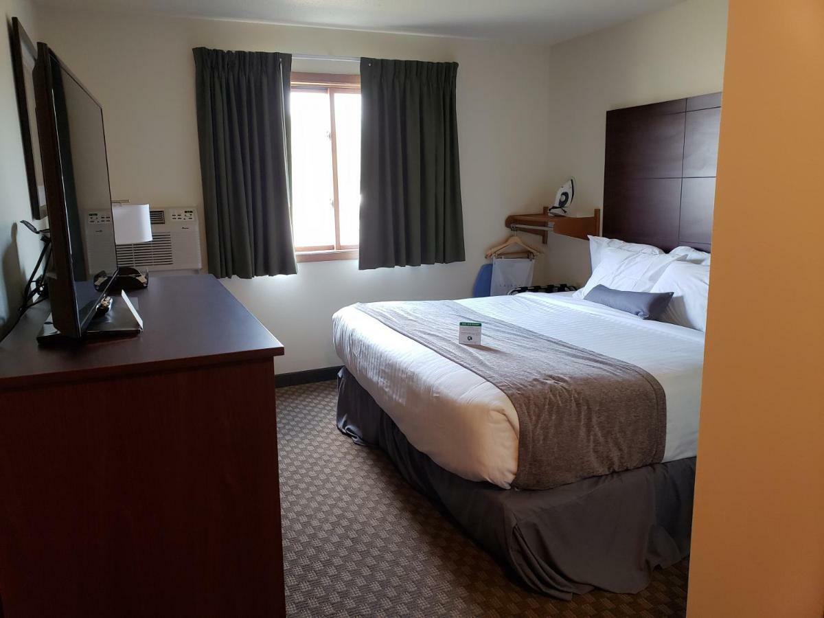 Cobblestone Inn & Suites - Merrill Экстерьер фото