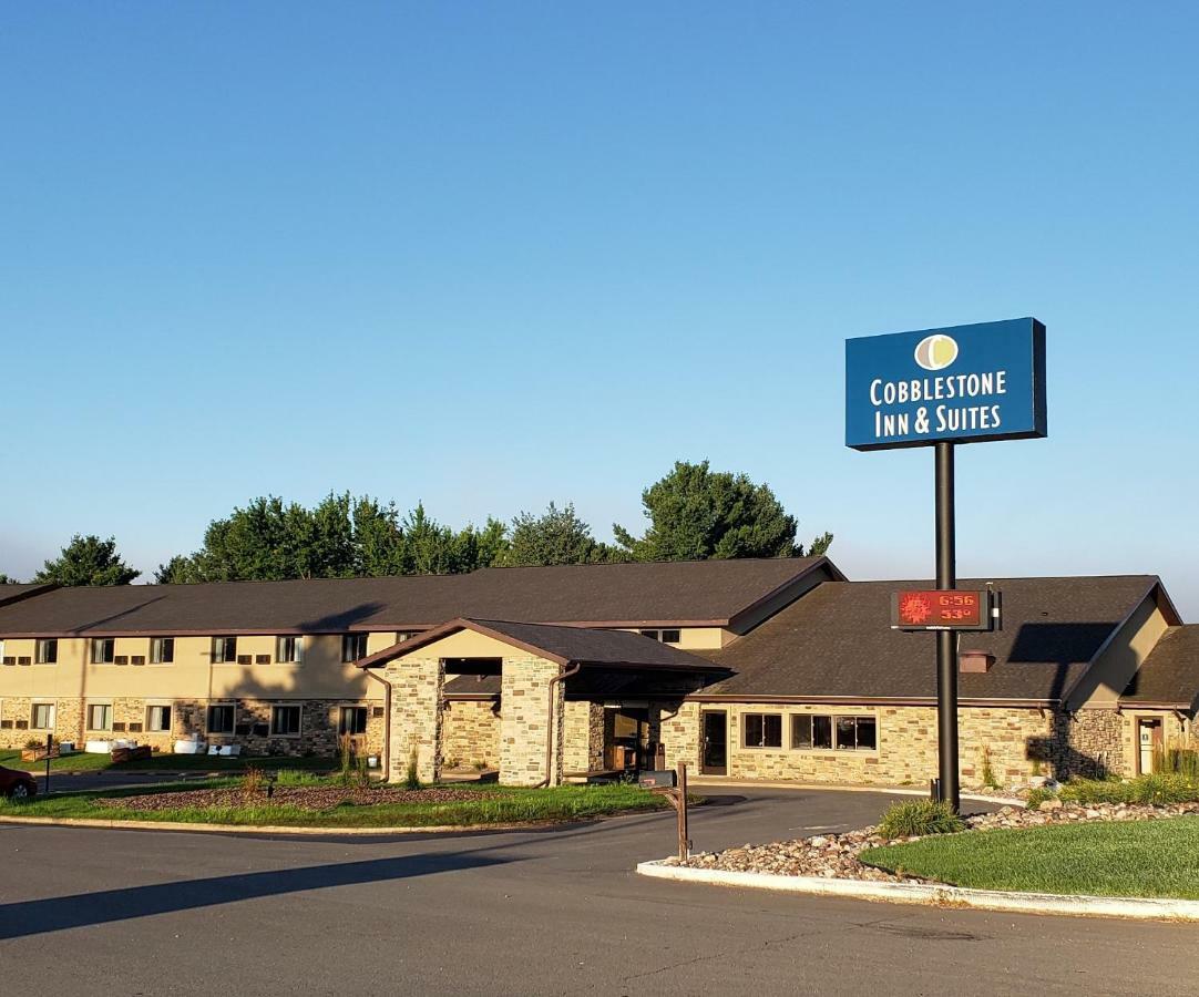 Cobblestone Inn & Suites - Merrill Экстерьер фото